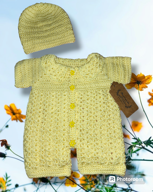 0 to 3 month Romper and Hat