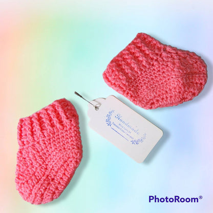 Handmade 0 to 6 months baby blanket, sweater, bonnet and booties